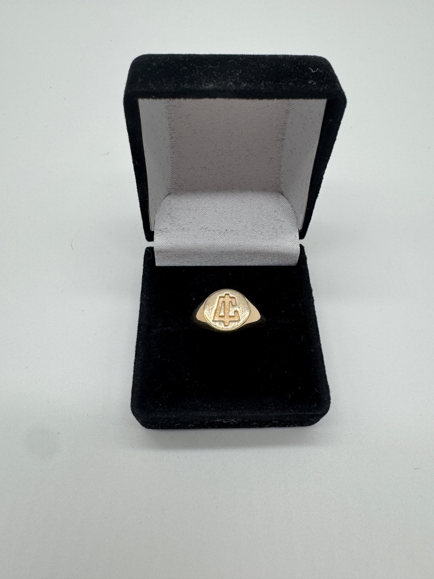 Illahee Signet Ring